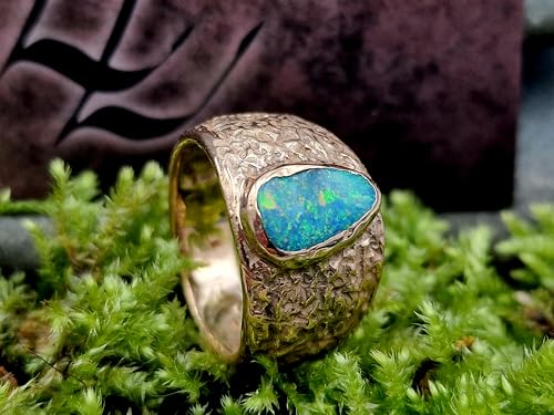 Wunderschöner Lightning Ridge Opal Design Ring aus 585er Gelbgold mit herrlicher Oberflächen Struktur, Gr. 58-59 (18,5), Opal - intensiv Multicolor Opalfeuer, 12x6,8mm, Unikat, Handarbeit