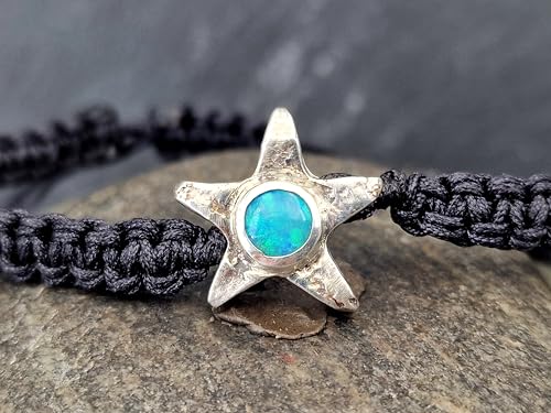LeoLars-PABE schwarzes Seestern Makramee Design Armband, aus 925er Silber mit Lightning Ridge Opal mit grün-blauem Feuer, Unikat, Umfang 18-25cm, Unisex, Handarbeit