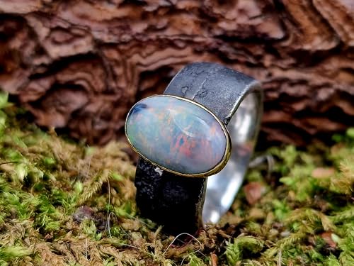 LeoLars-PABE Lava Design Ring mit Lightning Ridge Opal in Pastell mehrfarbigem Opalfeuer in 585er Gelbgold Fassung, Ring aus geschwärztem 925er Silber, Größe 56/57 (18), Unikat, Handarbeit