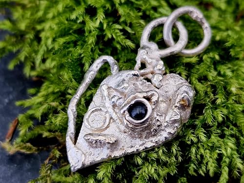 LeoLars-PABE Saphir Design Anhänger aus 925er Silber, stilisierte Herzform, modern, wild, blauer Saphir Cabochon, Unikat, Handarbeit