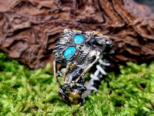 Kunstvoller hochwertiger Biker-Skull Ring in Bicolor mit 2 Lightning Ridge Opalen in grün-blau, Gr.59 (19), aus 925er Silber geschwärzt und Feingold Elementen, Kunstwerk, Totenschädel, Schädel, Unikat