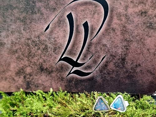 Dreieckige Lightning Ridge Opal Ohrstecker aus 925er Silber, Multicolor Opalfeuer, in lichtgehärtetem Kunststoff, Unikat, Handarbeit