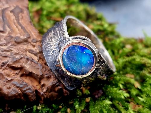 herrlicher Lightning Ridge Opal Design Ring, Gr. 64 (20,5), aus 925er Silber, teilgeschwärzt mit dezenten Goldakzenten, blaugrünes Farbspiel mit Gipsnadeln im Stein, Unikat, Handarbeit, Unisex