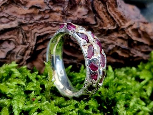 LeoLars-PABE Sandguss Design Chaos Ring, Gr. 56-57 (18), aus 925er Silber mit vielen eingegossenen Rubinen, Sandguss Oberfläche, Unikat, Handarbeit