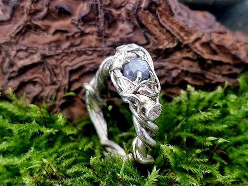 LeoLars-PABE Organischer Saphir Design Ring, Gr. 58-59 (18,6), aus 925er Solber, natürlicher Silbergrauer facettierter Saphir in Krallenfassung, natürlich, wild, Unikat, Handarbeit