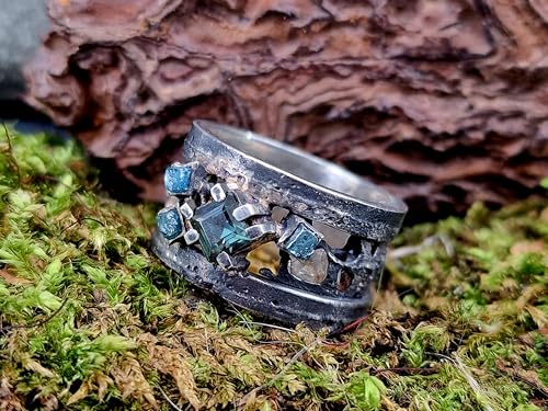 LeoLars-PABE Grüner Turmalin und blaue Rohdiamant Würfel Design Ring aus 925er Silber, Gr. 54 (17,3), geschwärzt, Rau, Natürlich, verspielt, Lavadesign, eingegossene weiße Saphire, Unikat, Handarbeit