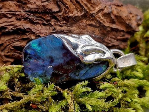 LeoLars-PABE Design Anhänger aus 925er Silber mit Boulder Opal im Tropfen Design, flüssiges Silber, Opal mit dunkelblauer gemeiner Opalschicht und mehrfarbigem Opalfeuer, Unikat, Handarbeit, Unisex