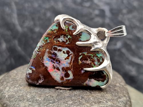 LeoLars-PABE Tribal Design Boulder Opal Anhänger aus 925er Silber, Opal beidseitig, schönes Muster, mehrfarbiges Opalfeuer, Unikat, Handarbeit, Anhängermaße: 34,5mm x 31,7mm x 7mm