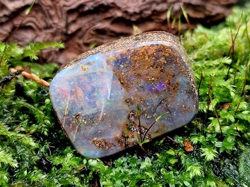 gebohrter Boulder Opal Anhänger mit 60cm Lederband, Opal mit Multicolor Opalfeuer in klarer Opalschicht, Wachstumsriss - doch stabil, 27,6 x 20,4 x 9,8mm, Unikat, Handgeschliffen