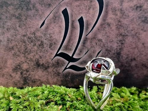LeoLars-PABE Magisch mystischer Granat Design Ring, Gr. 59 (18,7) aus 925er Silber, Granat-blutrot als ovaler Cabochon, Magier Ring, Unikat, Handarbeit
