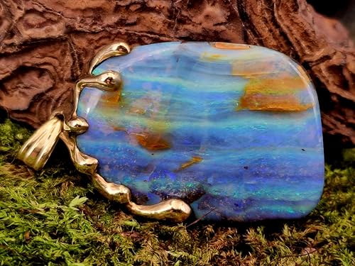 LeoLars-PABE herrlicher Boulder Opal Design Anhänger aus 585er Gelbgold im Tropfen Design, Opalschicht mit mehrfarbigem Opalfeuer, mit Wachstumsrissen, Stabil, Unikat, Handarbeit, Unisex