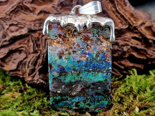 LeoLars-PABE Boulder Opal Tropfen Design Anhänger aus 925er Silber, Multicolor Opalfeuer mit viel grün und blau, Unikat, Handarbeit, Unisex