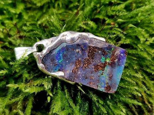 LeoLars-PABE Beidseitiger Boulder Opal Anhänger aus 925er Silber im Tropfen Design, Opal 1. Seite grün-blaues Opalfeuer, 2. Seite partielles Multicolor Opalfeuer, Unikat, Handarbeit, Unisex