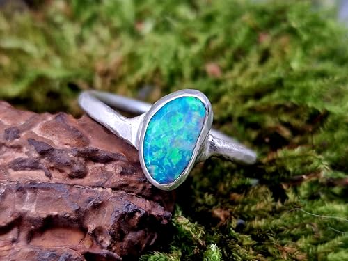 LeoLars-PABE Lightning Ridge Opal Ring, Gr.59-60 (19), aus 925er Silber, grob geschmiedet, Opalfeuer in brilliantem grün und blau, Unikat, Handarbeit