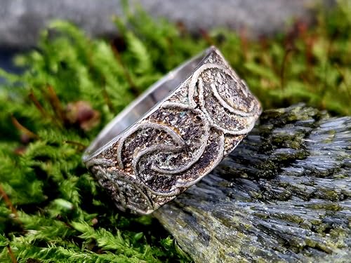LeoLars-PABE Auf alt gemachter Struktur Ring aus 925er Silber, Gr. 56 (18), teileloxiert, teilgeschwärzt, halbkreis Struktur, Unikat, Handarbeit, Vintage Stil