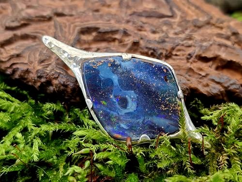 LeoLars-PABE Design Anhänger mit Boulder Opal aus 925er Silber, Picture Stone, Blick ins Universum mit schwarzem Loch, partielles buntes Opalfeuer, Unikat, Handarbeit, Unisex