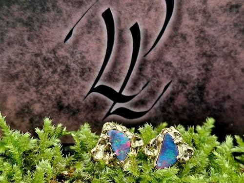 Herrliche Lightning Ridge Opal Design Ohrstecker aus 750er Gelbgold, Opale intensiv Multicolor, organisches quadratisches Design, 12x12x13mm, Unikat, Handarbeit