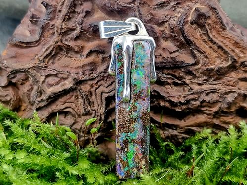 LeoLars-PABE Herrlicher Multicolor Boulder Opal Anhänger im Tropfen Design aus 925er Silber, Opal mehrfarbiges Opalfeuer, Maße: 30mm x 7,3mm, Unikat, Handarbeit, Unisex