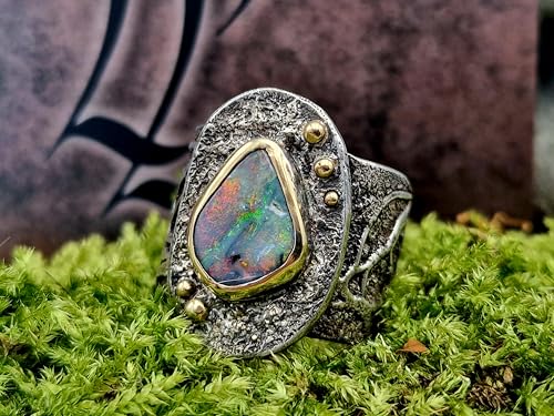 LeoLars-PABE Lightning Ridge Opal Design Ring, Gr. 58 (18,5) aus 925er Silber, Opal Multicolor 12,8x9,2mm mit 585er Goldfassung und Goldelementen, breit, verspielt, organisch, Unikat, Handarbeit