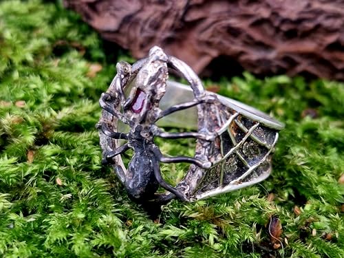 LeoLars-PABE Spinnen Design Ring aus 925er Silber, Gr.59 (18,7), mit blutrotem Rubin, geschwärzt, mystisch, Spinne mit Beute, Unisex, Spinnennetz Struktur, Unikat, Handarbeit