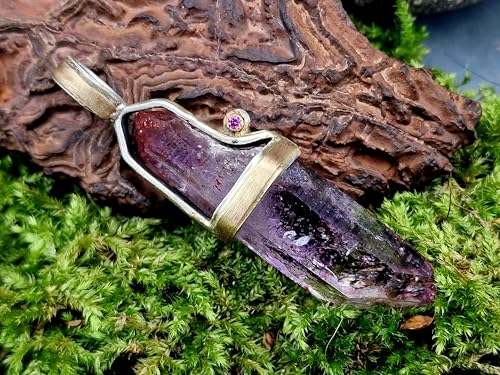 LeoLars-PABE Wundervoller Bicolor Design Anhänger aus 925er Silber und 585er Gelbgoldnmit einer Kristallstufe aus Amethyst und Hämatit Kristall, 1 pinkfarbener Labgrown Diamant, Unikat, Handarbeit