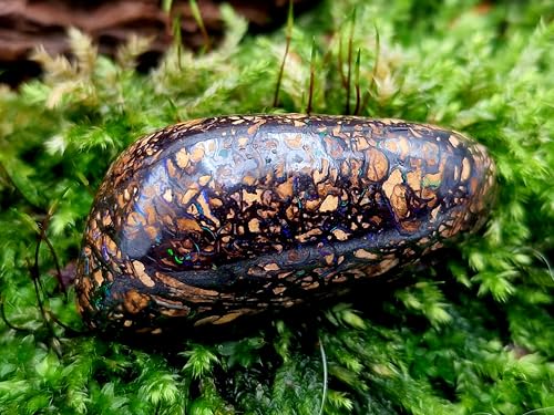 Boulder Opal Anhänger gebohrt mit 60cm Lederband, Opal - mit tollem Musster und Opalfeuer aus kleinen Opaladern in grün, blau und lila, 37,6 x 17 x 11,1mm, Unikat, Handgeschliffen