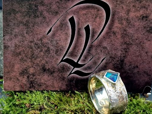 LeoLars-PABE Dark Boulder Opal Ring im 420er Kräuter Design aus 925er Silber, Gr. 61 (19,5) Opalfeuer in brilliantem grün-hellblau, Unikat, Handarbeit, Unisex