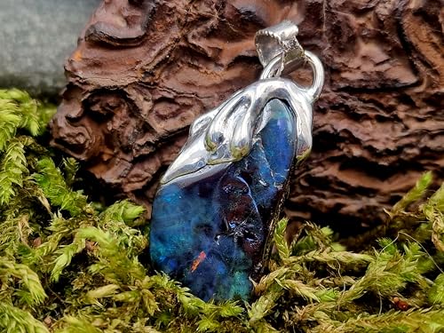LeoLars-PABE Design Anhänger aus 925er Silber mit Boulder Opal im Tropfen Design, flüssiges Silber, Opal mit dunkelblauer gemeiner Opalschicht und mehrfarbigem Opalfeuer, Unikat, Handarbeit, Unisex