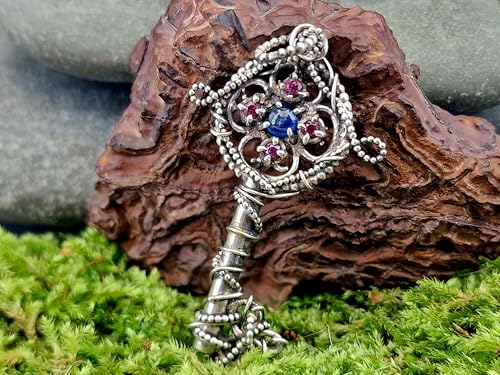 LeoLars-PABE magisch mystischer Design Anhänger aus 925er Silber mit blauem Saphir und vier Granaten, verspielt, zauberhaft, Unikat, Handarbeit
