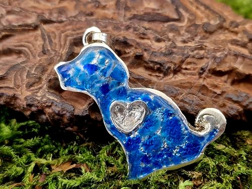 Hauyn Splitter Hunde Design Anhänger aus 925er Silber, kräftiges blau, unter UV-Licht Orange leuchtend, in Kunststoff eingegossen, Hund, Welpe, Herz, Hundeliebhaber, Unikat, Handarbeit, Unisex