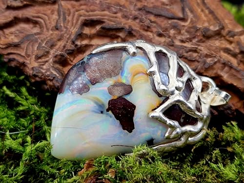 LeoLars-PABE Design Boulder Opal Anhänger aus 925er Silber, organische Gitter Struktur, gemeine weiße Opalschicht mit pastellfarbenem Multicolor Opalfeuer, Unikat, Unisex, Handarbeit