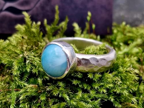 LeoLars-PABE 925er Silber Design Ring mit einem Top blau-weißen Larimar, massiv, mit gehämmerter Ringschiene Gr. 62 (19,7) Unikat, Handarbeit