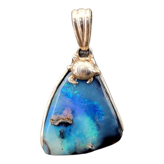LeoLars-PABE Picture Stone Lightning Ridge Opal Design Anhänger aus 925er Silber, mit Meeresschildkröte, Atollblick, blau-grünes Opalfeuer, Unikat, Handarbeit, Unisex