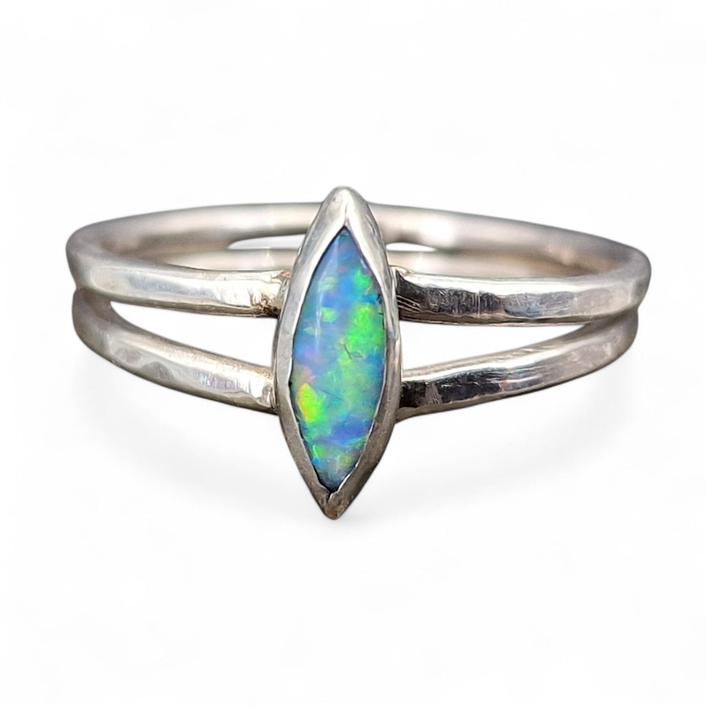 LeoLars-PABE Multicolor Lightning Ridge Opal Design Ring, aus 925er Silber, Gr. 55-56 (17,8), Opal in Navetteschliff, zierlich, Unikat, Handarbeit