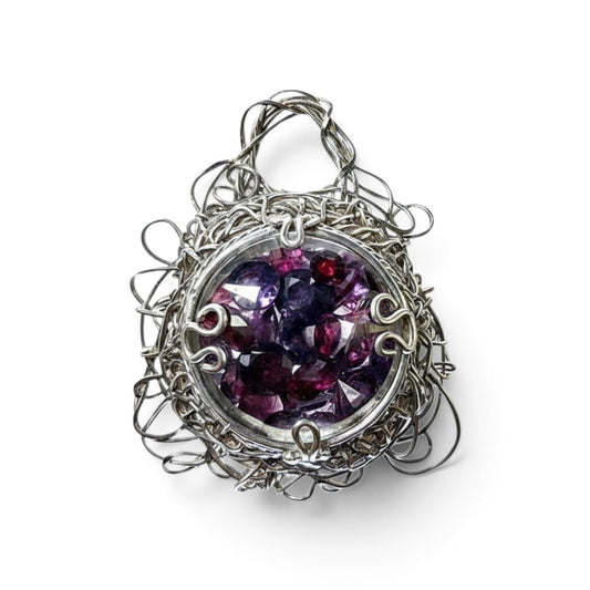 LeoLars-PABE Wilder Granat Design Anhänger aus 925er Silber, Unisex, zwei verschiedene Granatsorten, filigran, magisch, mystisch, Unikat, Handarbeit