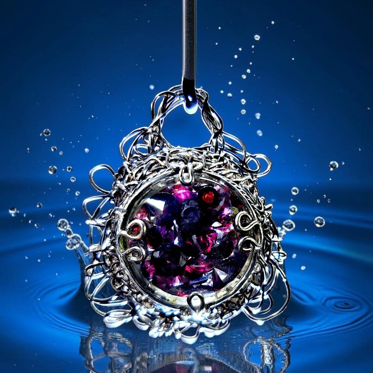 LeoLars-PABE Wilder Granat Design Anhänger aus 925er Silber, Unisex, zwei verschiedene Granatsorten, filigran, magisch, mystisch, Unikat, Handarbeit