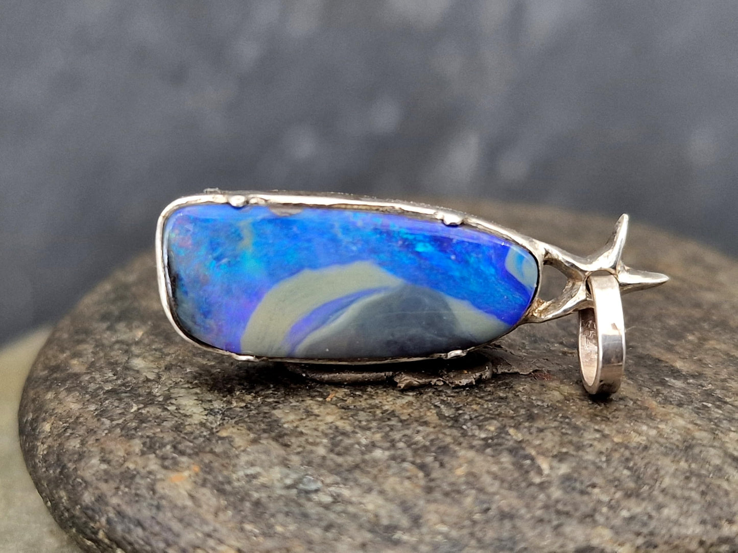 LeoLars-PABE Boulder Opal Design Anhänger aus 925er Silber mit Seestern, maritimer Picture Stone mit blau-grünem Opalfeuer, Atoll, Unikat, Handarbeit, Unisex