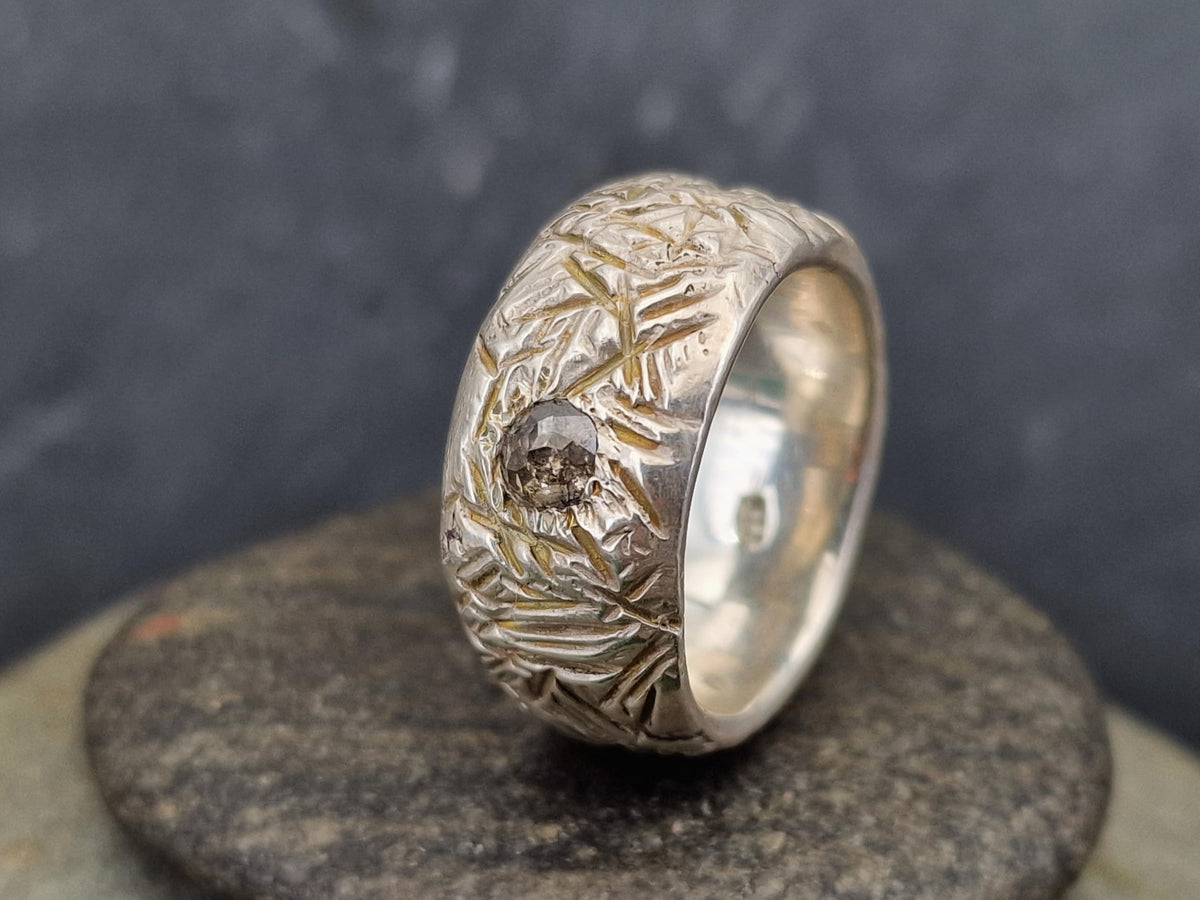 LeoLars-PABE Massiver Diamant Design Ring, Gr. 61 (19,5), aus 925er Silber, hell grau-brauner Diamant, wild schraffierte Oberflächen Struktur, Unisex, Unikat, Handarbeit