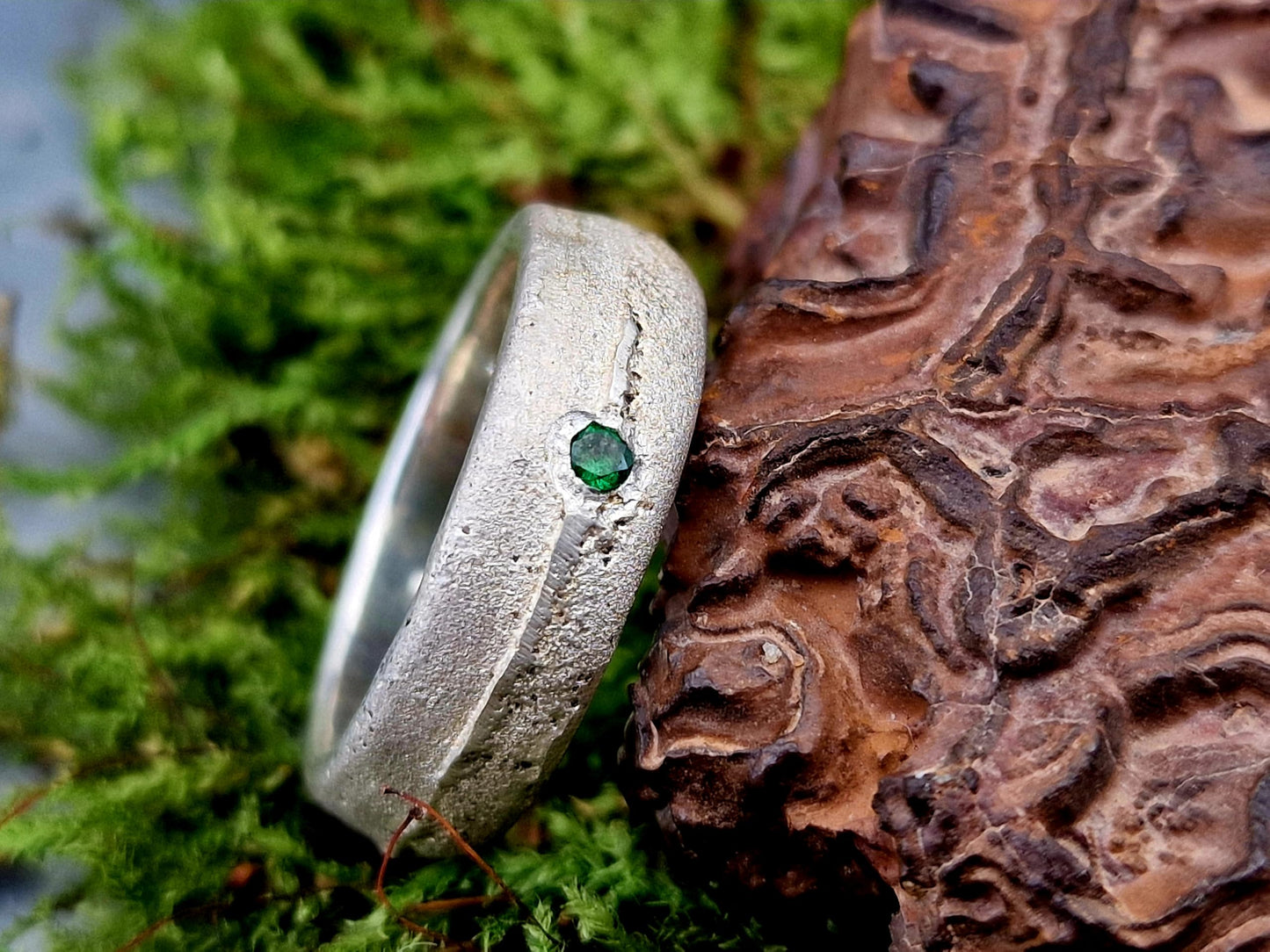 LeoLars-PABE herrlicher grüner Tsavorit Sandguss Design Ring, Nr.162, aus 925er Silber, Gr.56(18), Sandguss typische Oberfläche, Unikat, Handarbeit