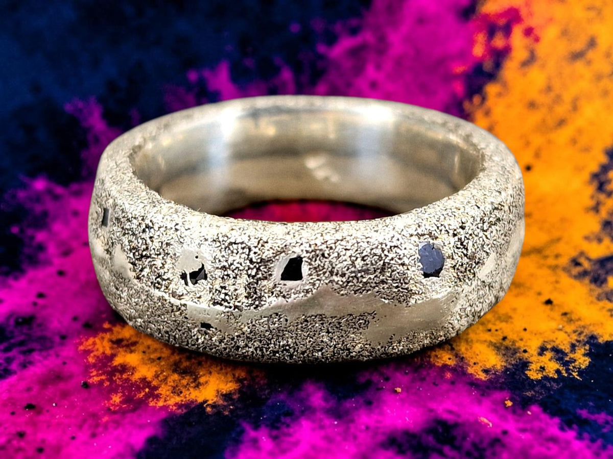 LeoLars-PABE Sandguss Design Chaos Ring, Gr. 57 (18,3), Nr.168, aus 925er Silber, typische Oberflächen Struktur, blaue Saphire, Unikat, Handarbeit
