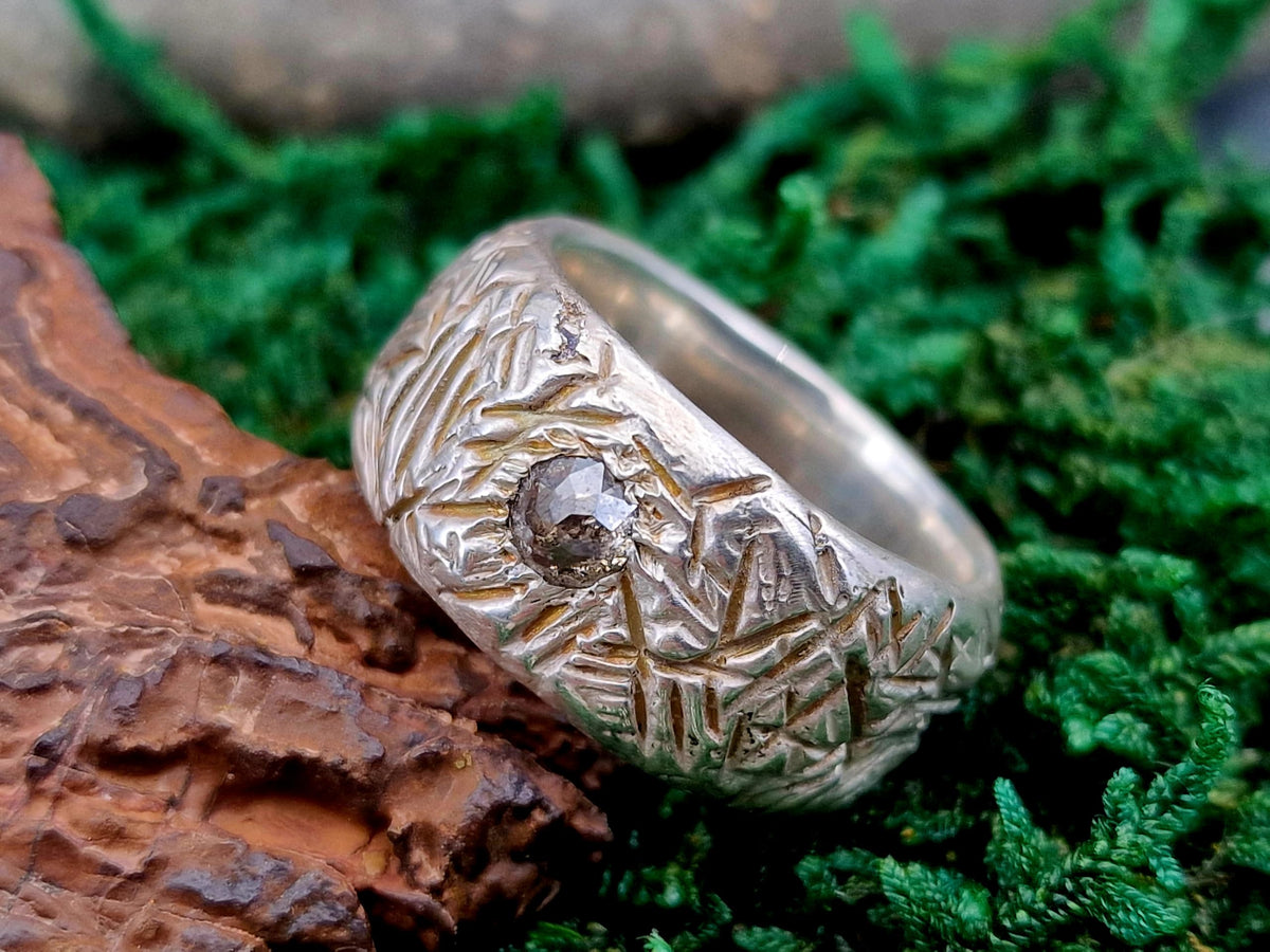 LeoLars-PABE Massiver Diamant Design Ring, Gr. 61 (19,5), aus 925er Silber, hell grau-brauner Diamant, wild schraffierte Oberflächen Struktur, Unisex, Unikat, Handarbeit
