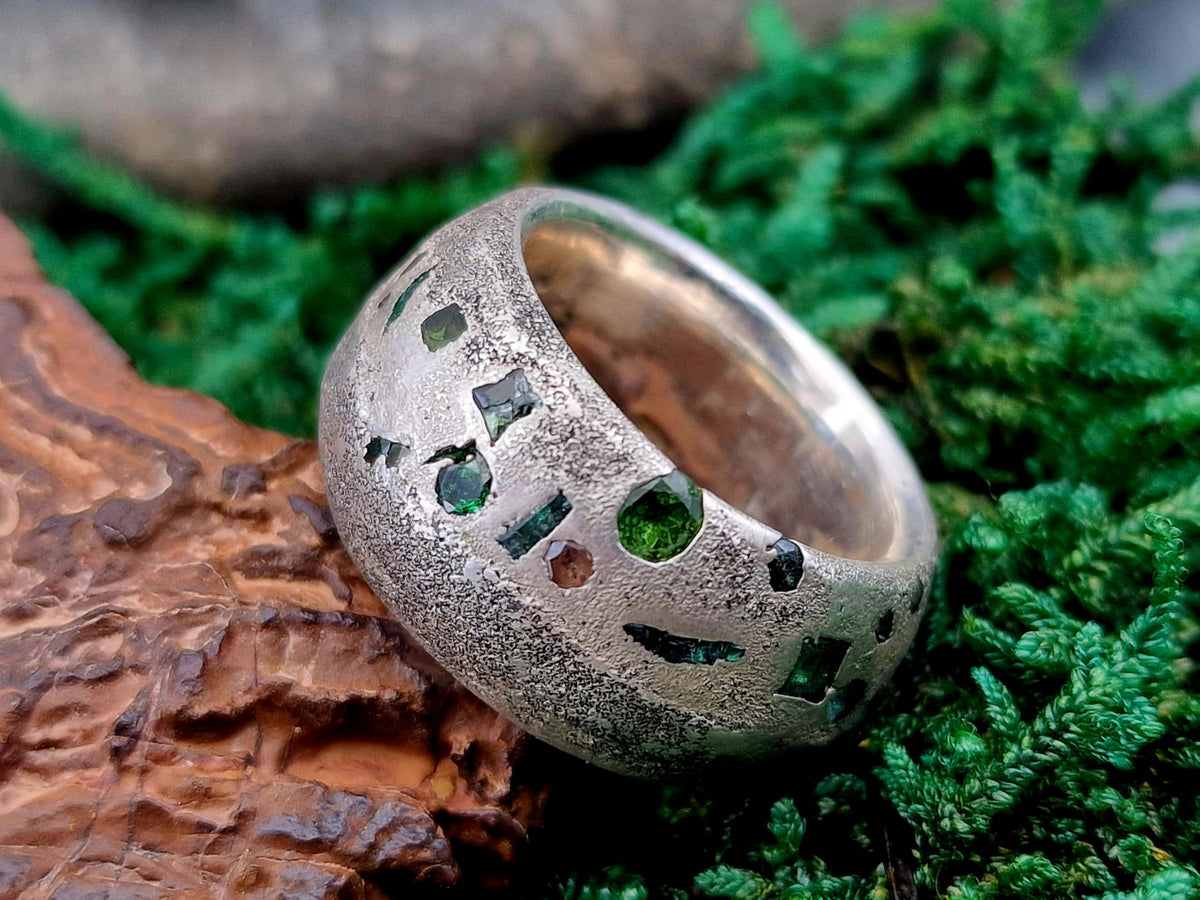 LeoLars-PABE Massiver Sandguss Chaos Design Ring, Gr. 56 (18), Nr.169, aus 925er Silber, typische Oberflächen Struktur, eingegossene Turmalin Edelsteine, Unikat, Handarbeit