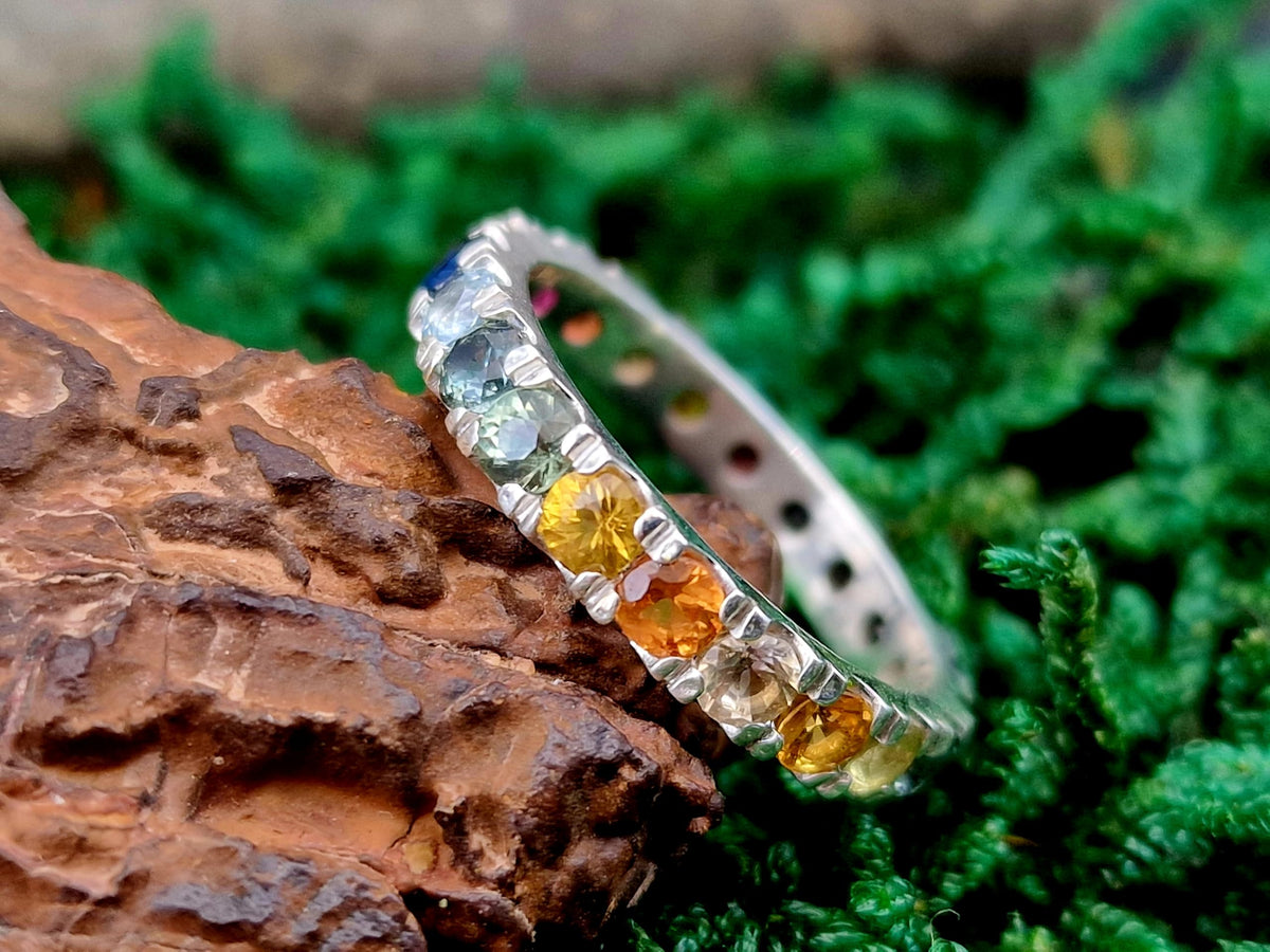 LeoLars-PABE Memory Ring aus 925er Silber, Gr. 56 (18), mit verschiedenen bunten echten Edelsteinen, Saphir, Topas, Turmalin, Tansanit, Bergkristall Unikat, Handarbeit