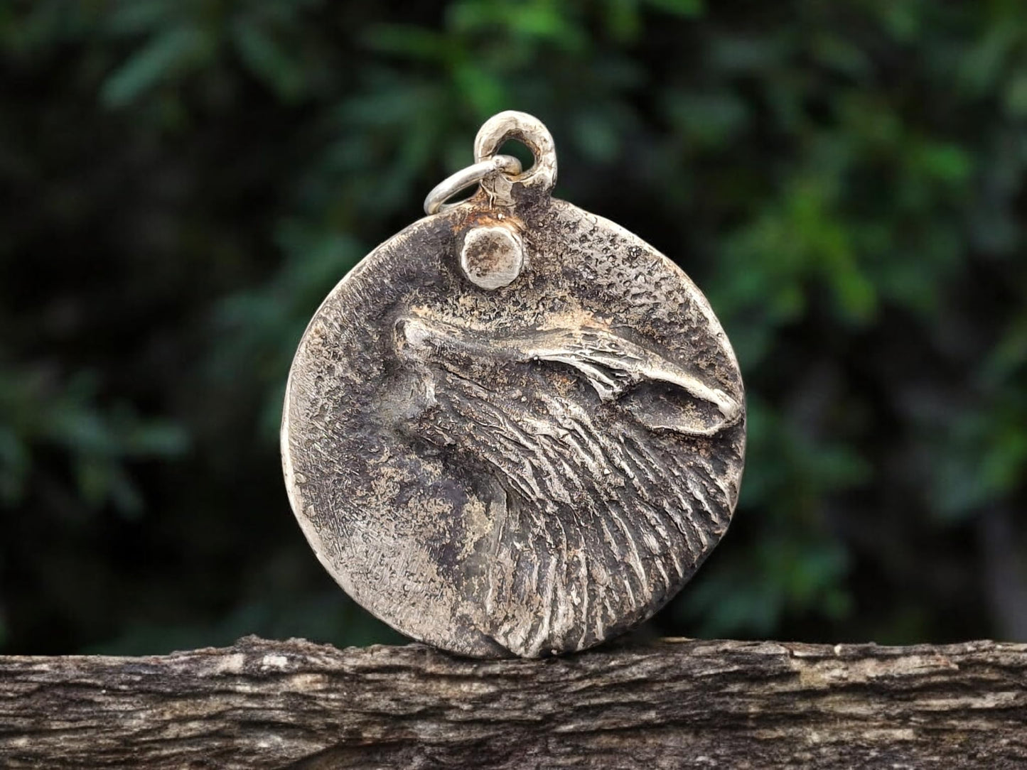 LeoLars-PABE Heulender Wolf Design Medaillon Anhänger aus 925er Silber, teilgeschwärzt, massiv, im Hexer Style, Unisex, Unikat, Handarbeit