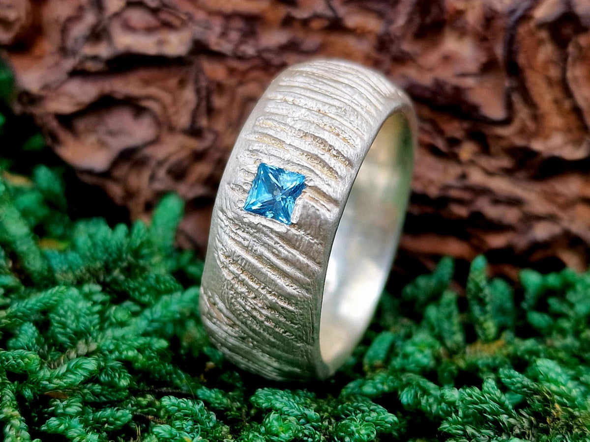 LeoLars-PABE Massiver Wellen Design Ring mit Blautopas, aus 925er Silber, Gr.58 (18,5), wellenartige mattierte Oberfläche, Unikat, Handarbeit