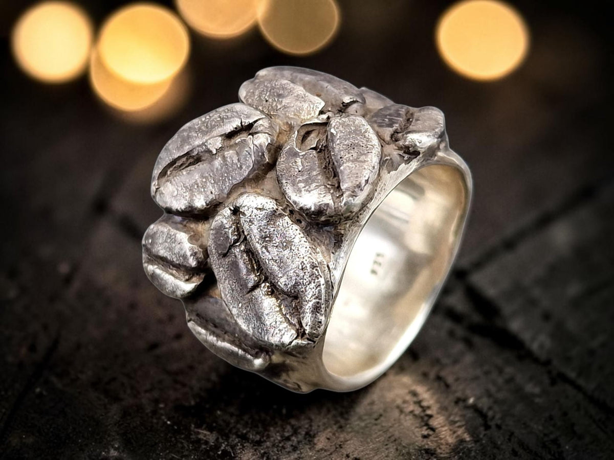 LeoLars-PABE Kaffeebohnen Design Ring aus 925er Silber, Gr.58 (18,5), teilgeschwärzt, echte abgeformte Kaffeebohnen, Kaffeeliebhaber, Kaffee, Unikat, Handarbeit, massiv