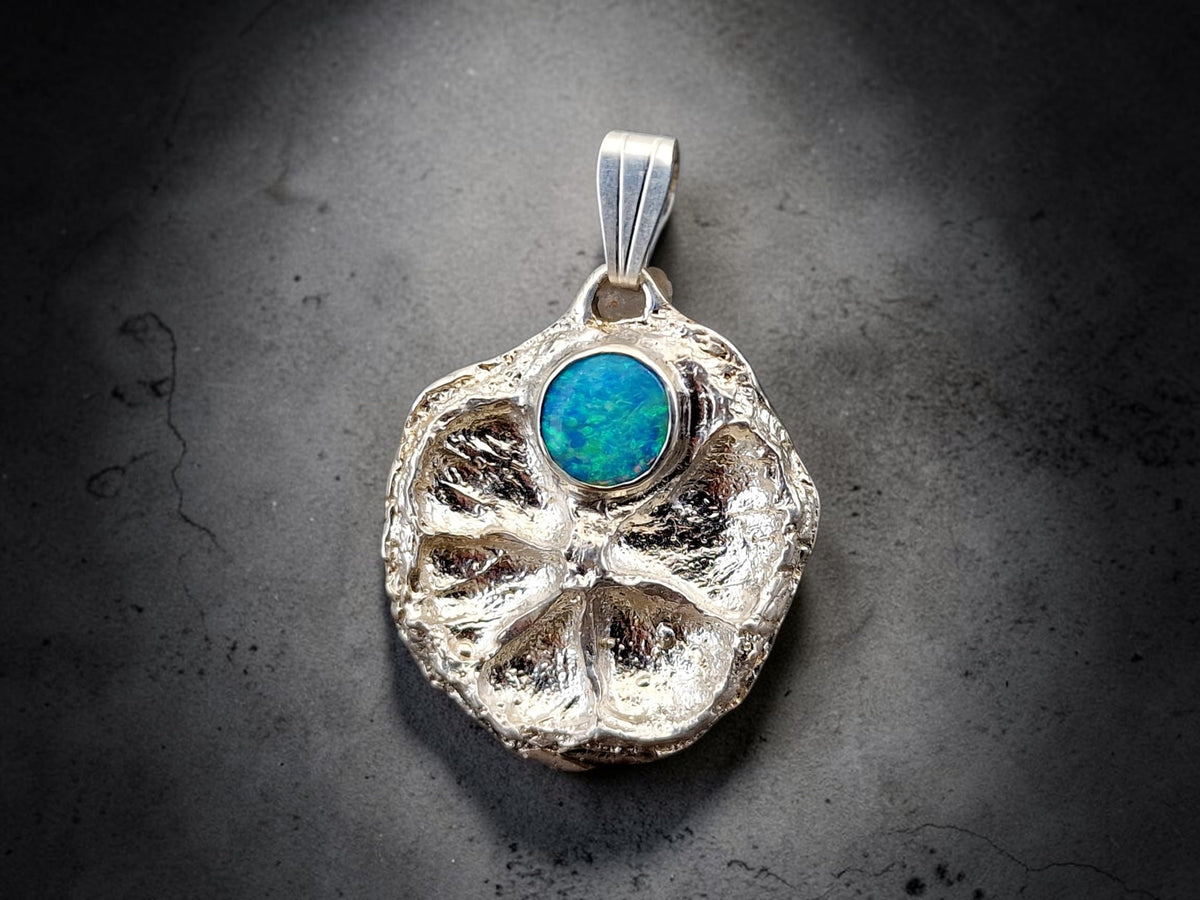LeoLars-PABE Lightning Ridge Opal Design Anhänger aus 925er Silber, echte abgeformte Mini Zitronenscheibe, Opalfeuer in grün und blau, Unikat, Handarbeit, Unisex
