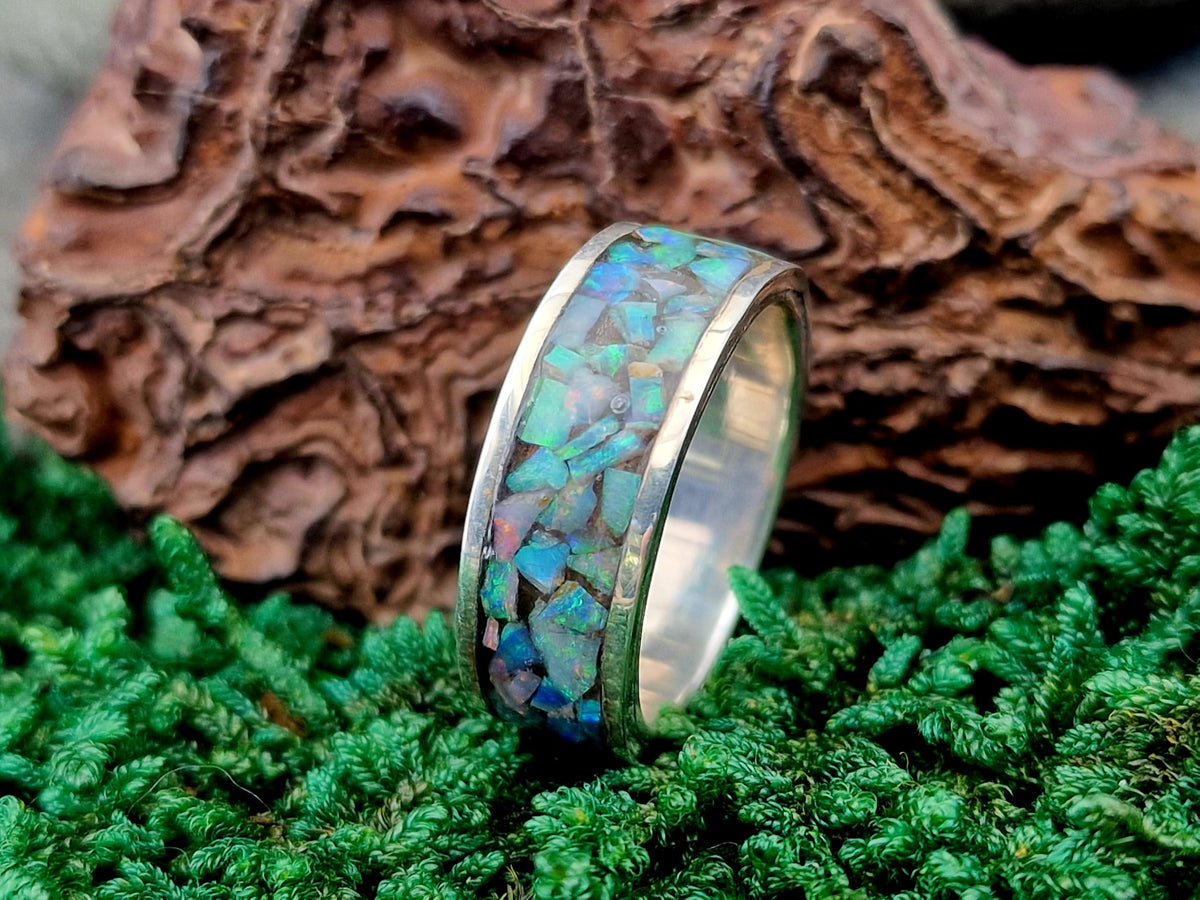 LeoLars-PABE Lightning Ridge Opalchips Design Ring, Gr. 65-66 (20,8), aus 925er Silber, Multicolor Opalfeuer, 360 Grad eingegossen in Kunstharz, Nr.2, Unisex, Unikat, Handarbeit