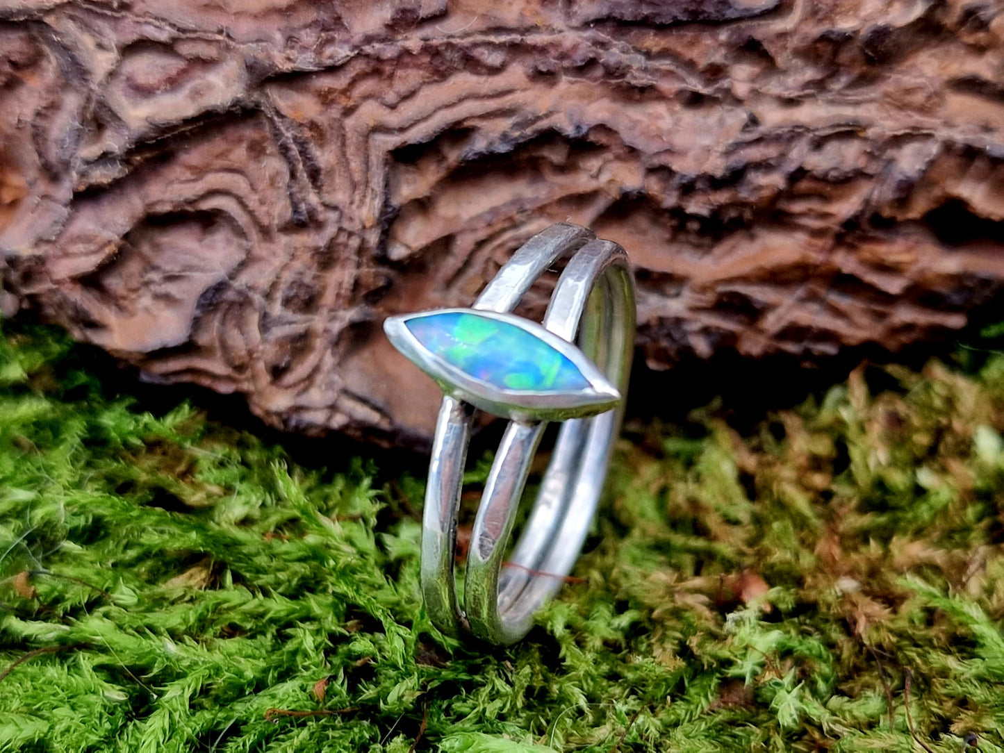 LeoLars-PABE Multicolor Lightning Ridge Opal Design Ring, aus 925er Silber, Gr. 55-56 (17,8), Opal in Navetteschliff, zierlich, Unikat, Handarbeit