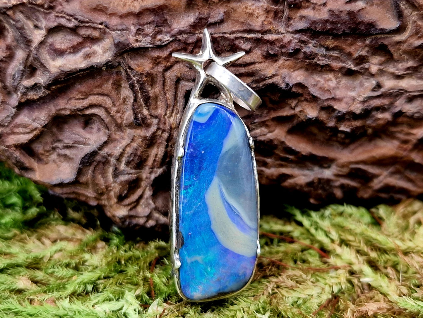 LeoLars-PABE Boulder Opal Design Anhänger aus 925er Silber mit Seestern, maritimer Picture Stone mit blau-grünem Opalfeuer, Atoll, Unikat, Handarbeit, Unisex